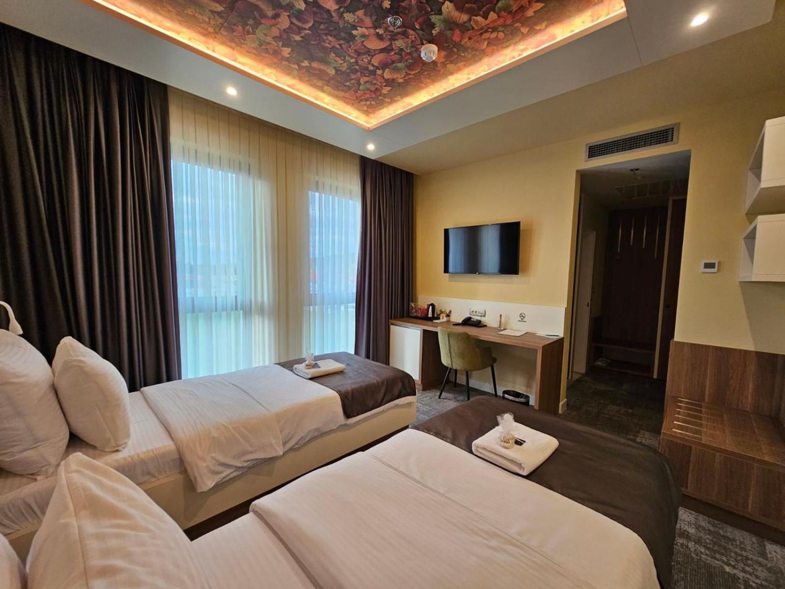 Hotel Etna Gracanica  Exterior photo